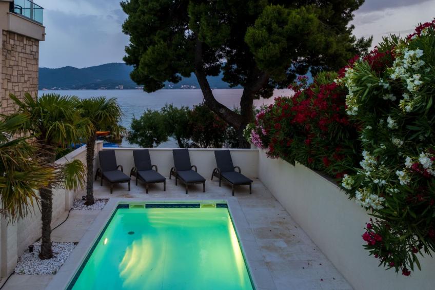 Suartini Viganj mit einem Pool - foto 4