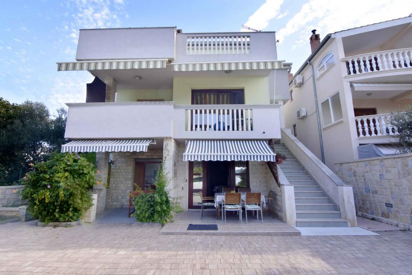 Ferienwohnung für Paare mit Terrasse und gemeinsamem Garten, nur wenige Schritte vom Strand entfernt - BF-8X78K - foto 2