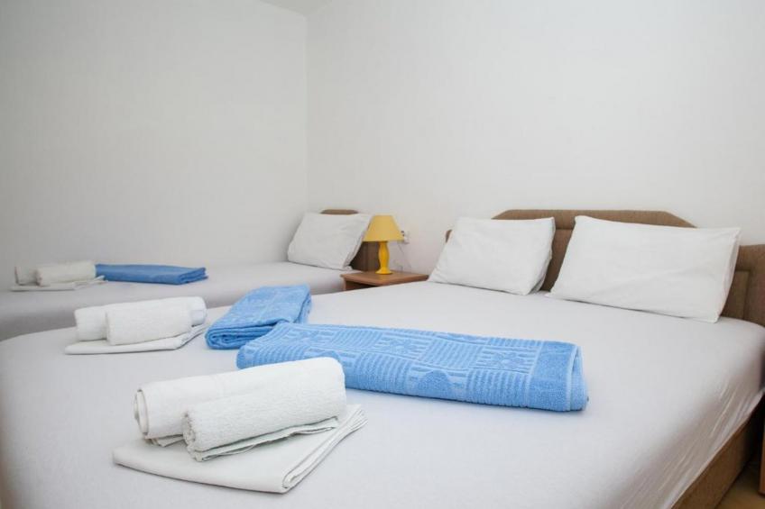 Charming Seaside Escape in Kotor - One Bedroom Apartment with Sea View 2 - foto 9