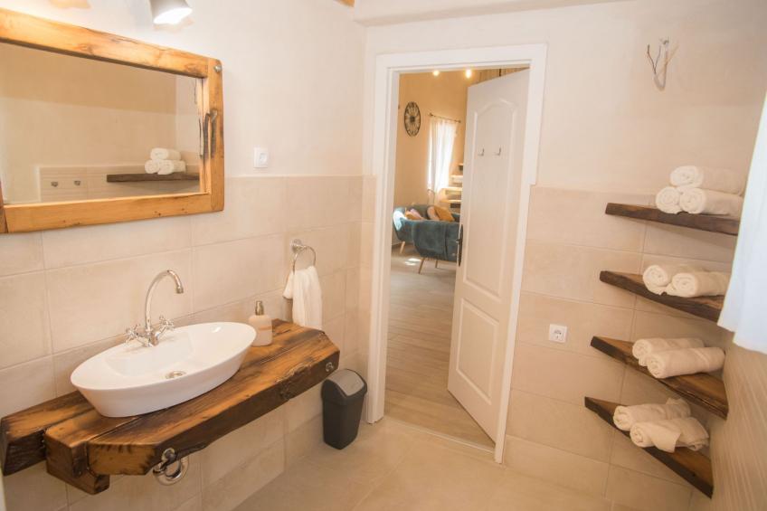 für 5 Personen und 1 Kind in Tribalj - foto 13