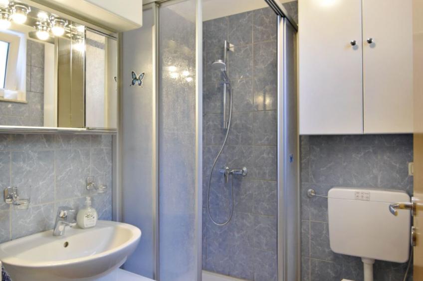 Geräumige Kellerwohnung in der Nähe von Umag - foto 10