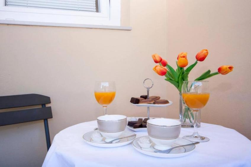 Guest House Stay & Smile Dolac Primošten - Double Room with  Terrace and Garden View - foto 6