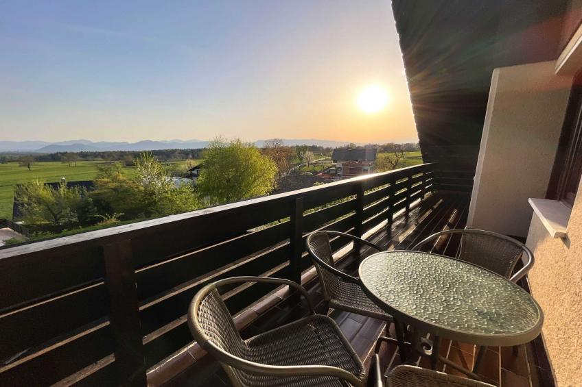 Vibrant and Charming Apartment with Balcony and Mountain View - Two Bedroom Apartment with Balcony and Mountain View - foto 14