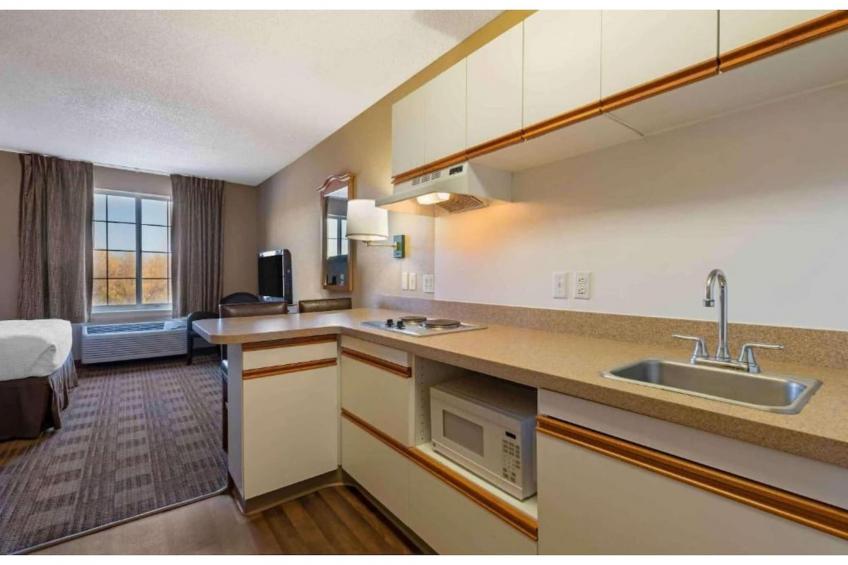 1 Queen Bed | Non-Smoking, Kitchen - foto 11