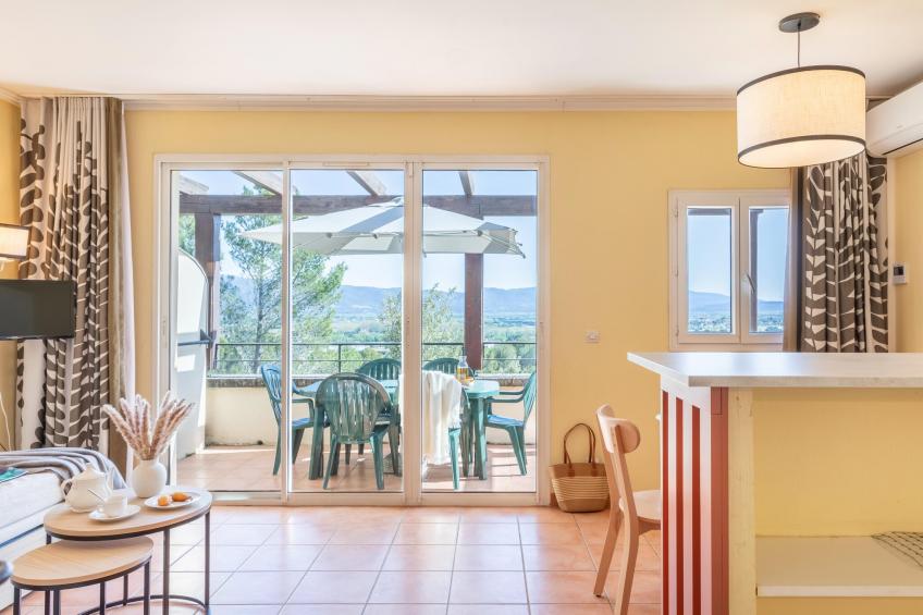 Pierre & Vacances Village Pont Royal en Provence Apartment 7 people - 1 bedroom + 1 sleeping alcove - Balcony or balcony - Air-conditioned - Renovated - foto 14