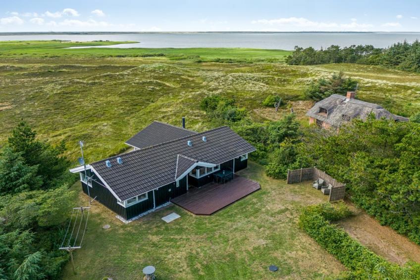 "Leona" - 250m to the inlet in Western Jutland