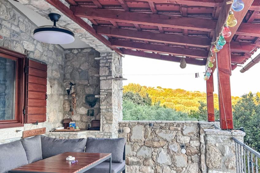 in Kaštel Lukšić mit großer Terrasse und Bergblick - foto 15