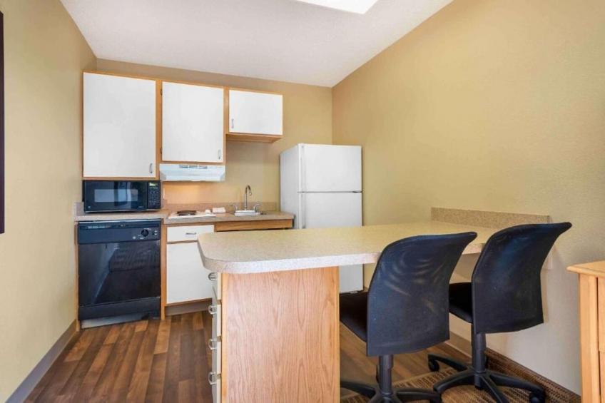 2 Full Beds | Non-Smoking, Kitchen - foto 15