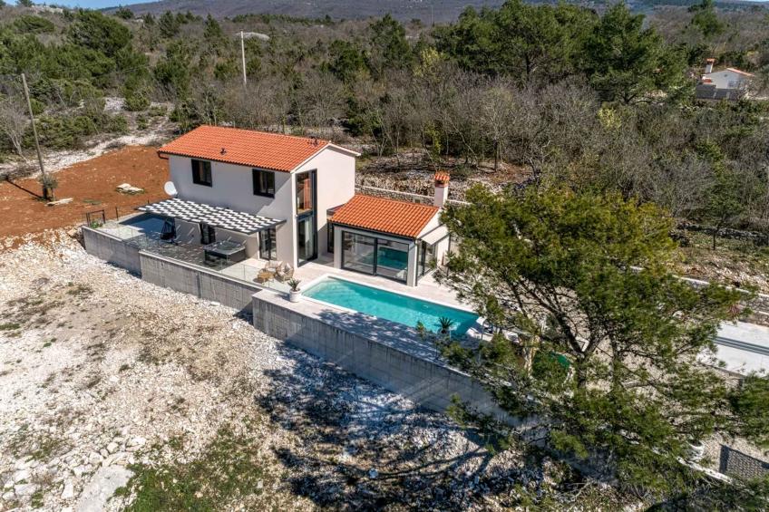 Villa met verwarmd zwembad en jacuzzi - BF-6M3YF - foto 15