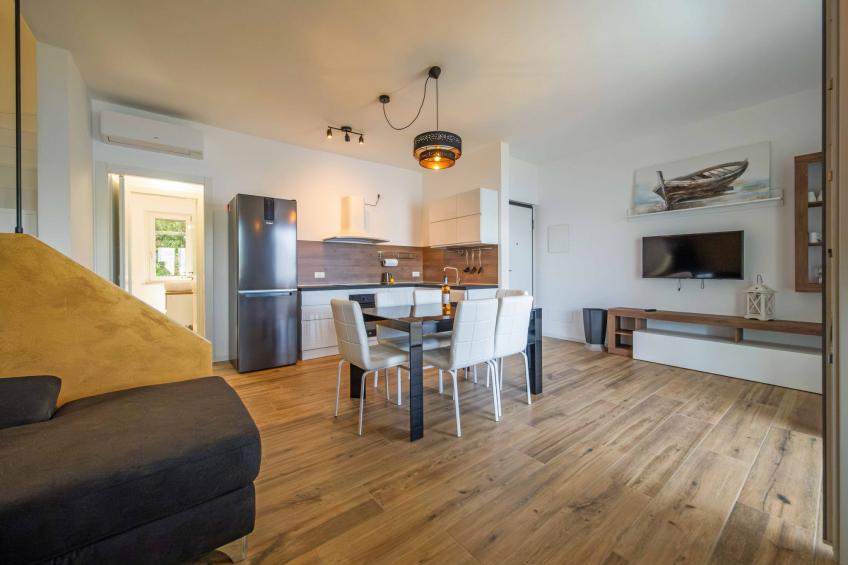 Privater Pool und herrlicher Seeblick - foto 32