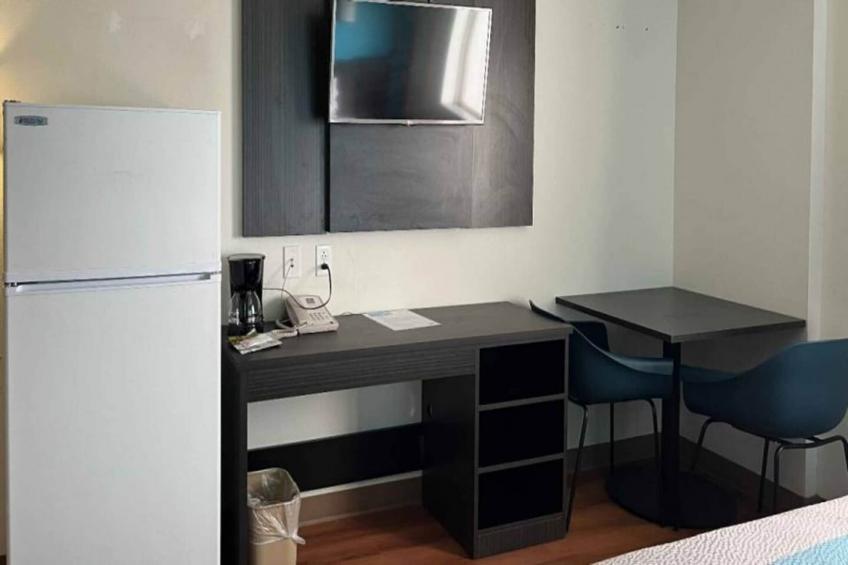 1 King Bed  Mobil Access Tub Nsmk Kitchen - foto 4