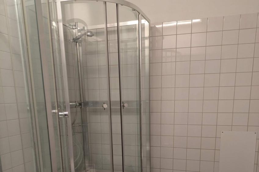 Dobbeltværelse med fælles badeværelse - foto 20