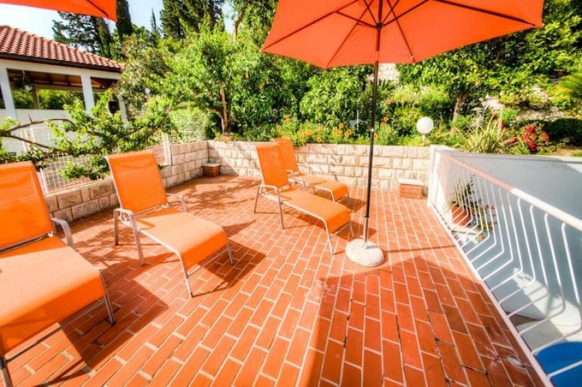 Guest House Villa Nina- Superior Triple Room with Balcony and Sea View (S2 - plava) - foto 20