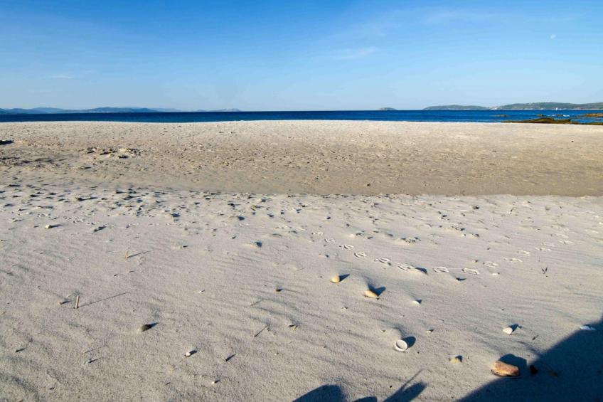 Sehr helle Villa in Strandnähe mit großem Garten und überdachter Terrasse - foto 7