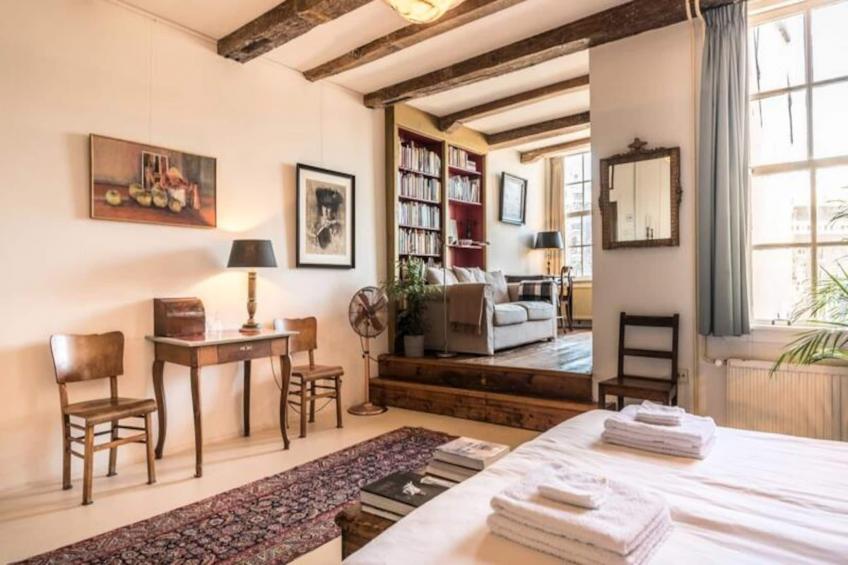 Classy Room 17th Century Canal House - foto 21