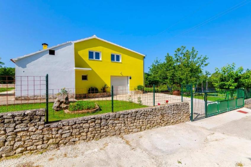 Tranquil Oasis Holiday Home Primorski Dolac with Pool - Three Bedroom Holiday Home with Pool - foto 18