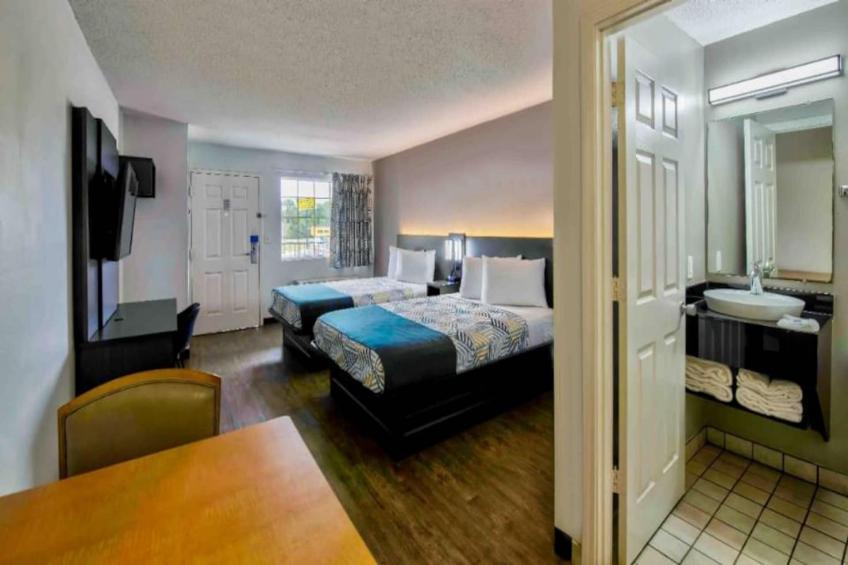 2 Full Beds  Non-Smoking - foto 18