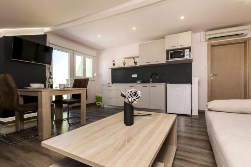 Pansion Belvedere - One Bedroom Apartment with Terrace (Vespera) - foto 4