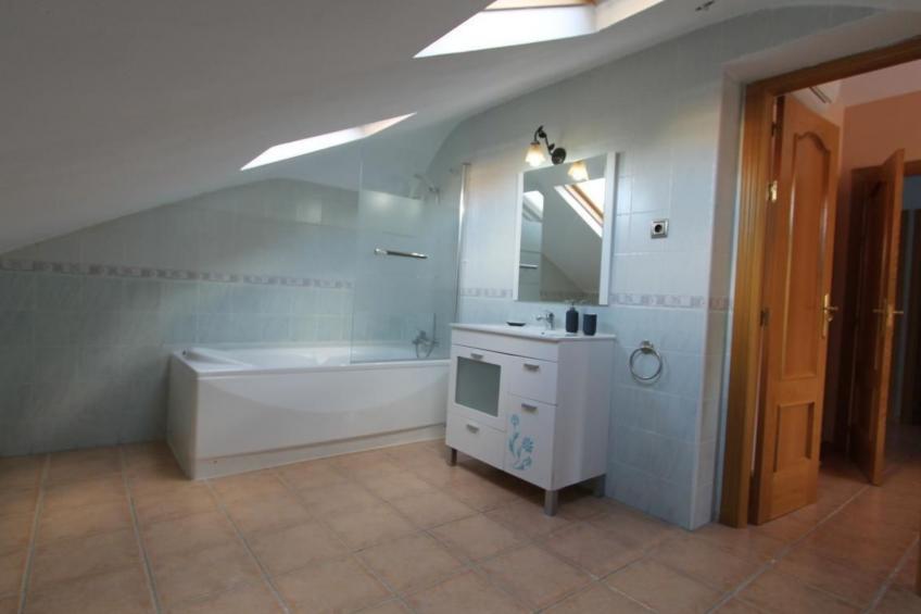 in Seseña mit großem Garten - foto 46