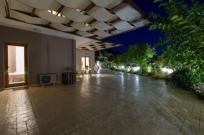 Ferienvilla mit Garten, Grill und Terrasse - foto 31