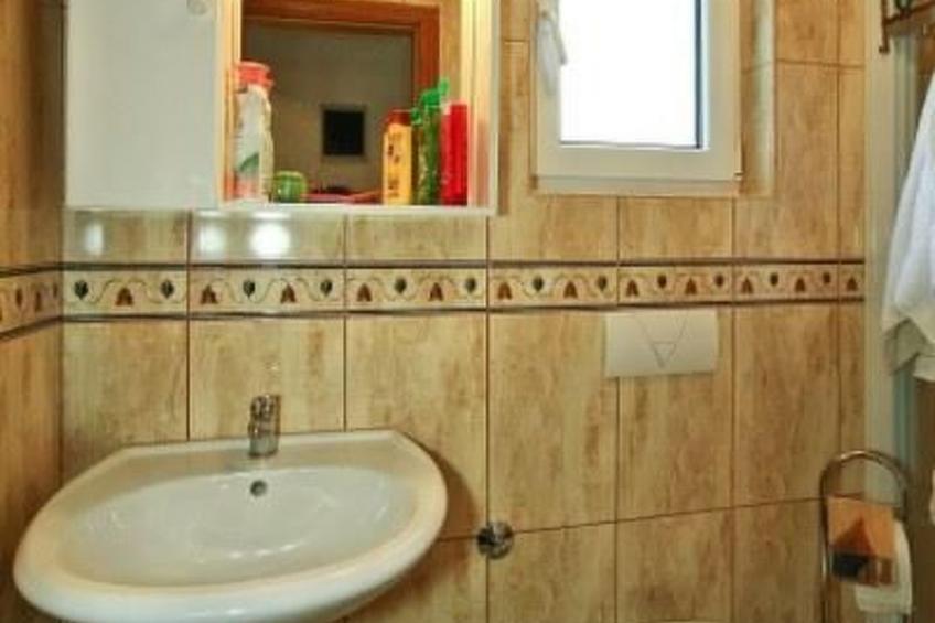 mit Pool, Terrasse und Parkplatz - foto 19