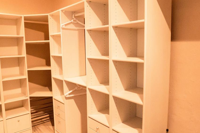 Schönes Haus in einem gemütlichen Dorf, durch das der Kanal verläuft - foto 14