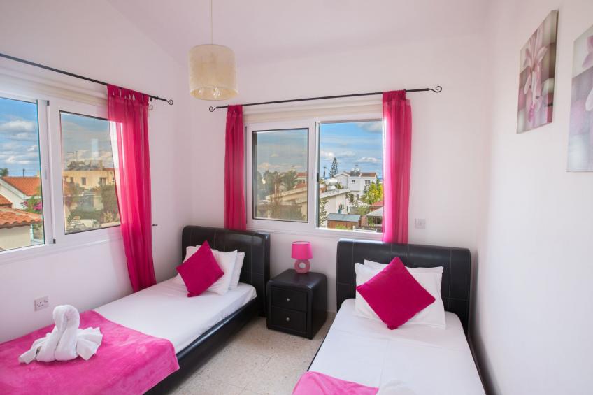 Geräumige Villa mit 3 Schlafzimmern und Pool in Protaras - foto 12