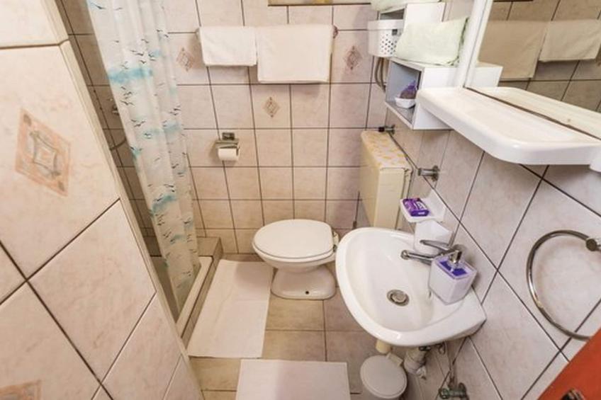 Charming One Bedroom Apartment Povljana - One Bedroom Apartment - foto 8