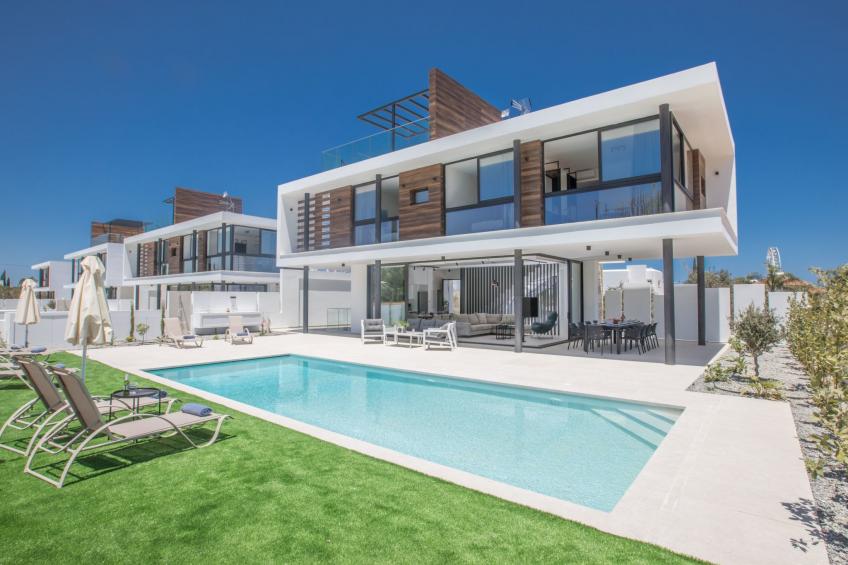 Geräumige Villa mit großem Garten und Pool