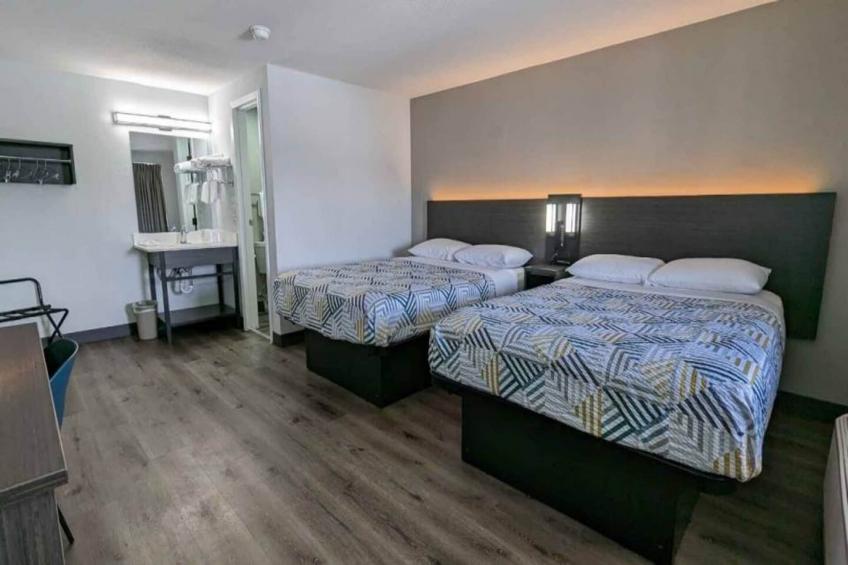 2 Full Beds  ADA/Tub - foto 9