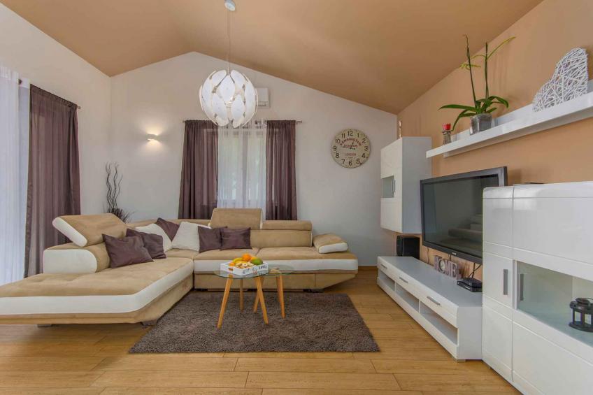 Villa met zwembad en prachtige tuin - BF-4PBZ5 - foto 35
