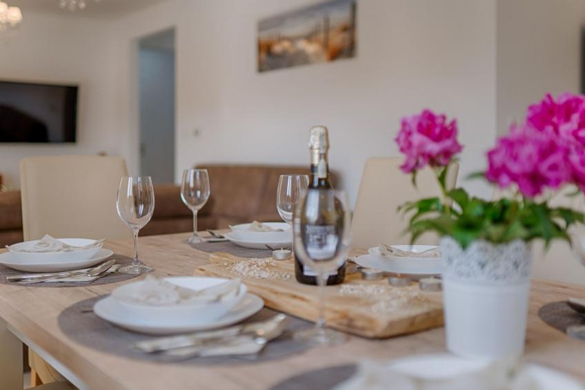 Haus in Pinezići mit privatem Pool - foto 18