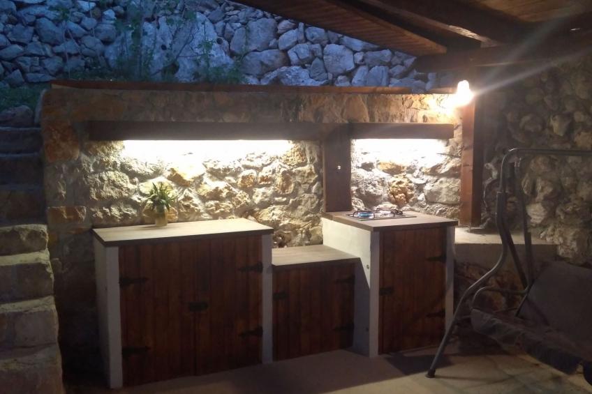 mit Pool in Lukovo Sugarje - foto 34