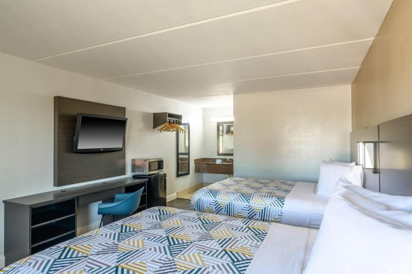 2 Queen Beds  Non-Smoking Kitchen - foto 22