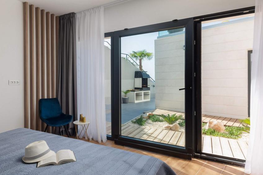 Haus in Vinišće mit Außenterrasse - foto 24