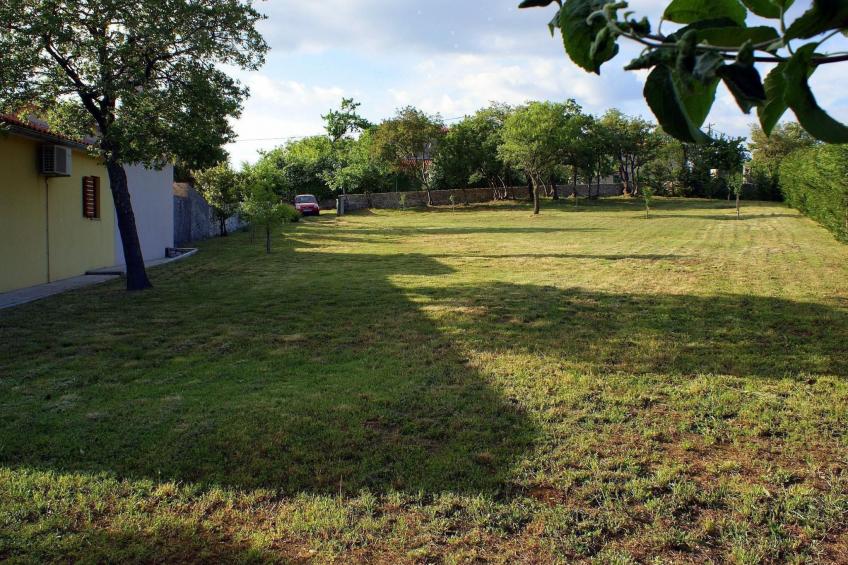 Charmantes Ferienhaus in Bartići mit Terrasse - foto 14