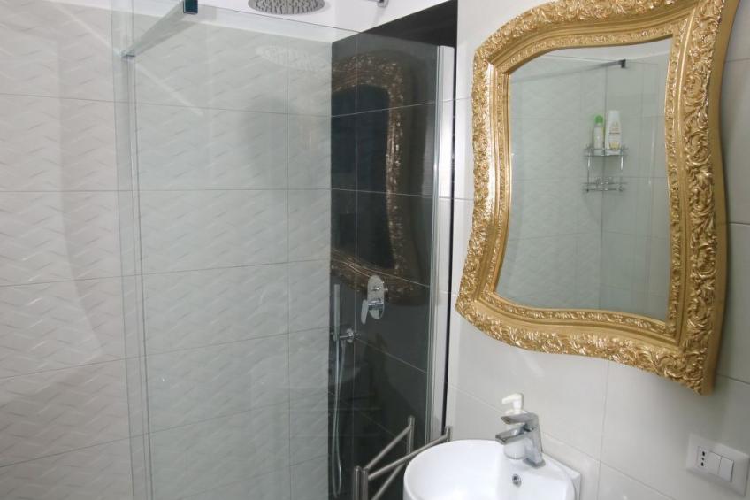 Große Duomo-Wohnung im historischen Zentrum - foto 10