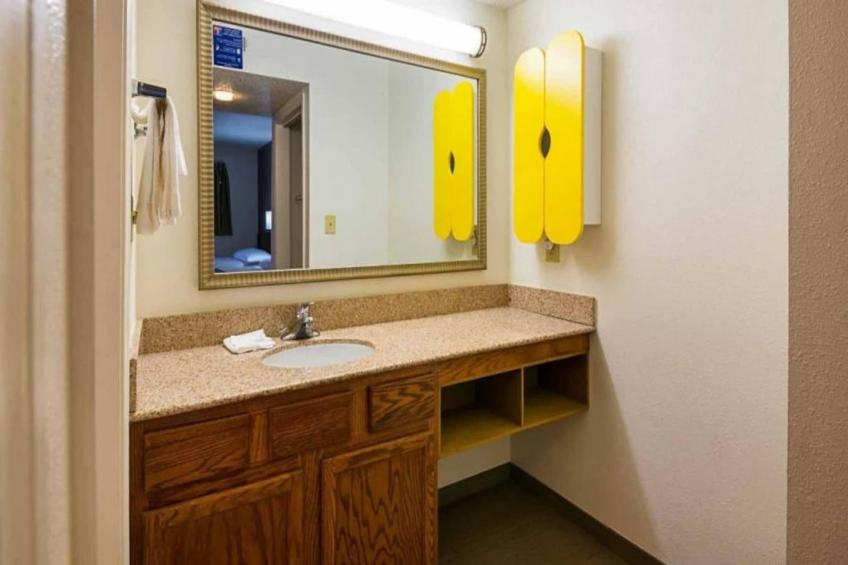 2 Queen Beds  Suite Smoking - foto 16