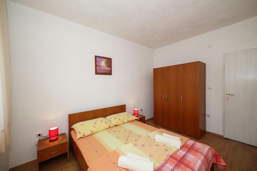 Cozy Beachfront Holiday Home Slatine - Five Bedroom Holiday Home with Terrace and Sea View - foto 10