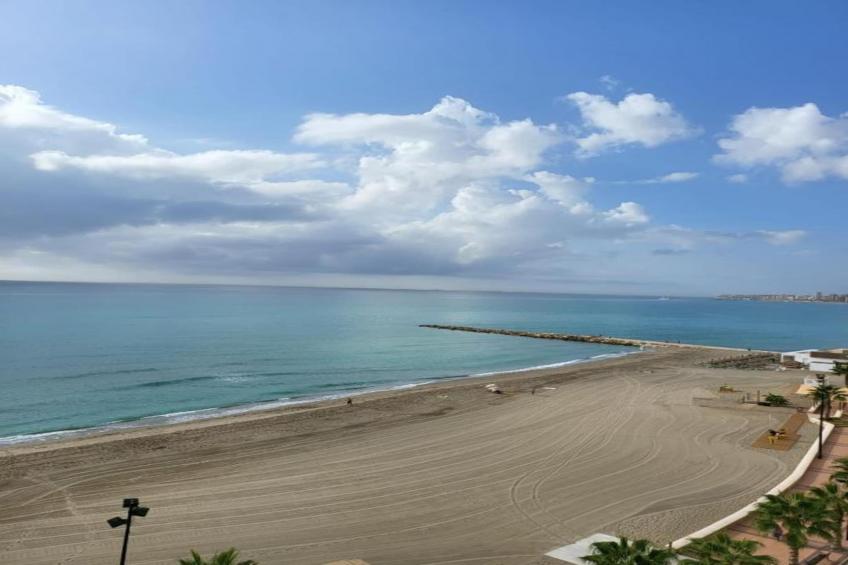 Sky-High Seaside Fuengirola Flat - foto 23