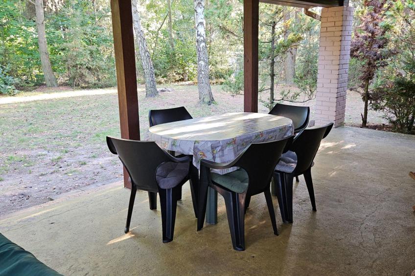 mit eingezäuntem Grundstück am Wasser