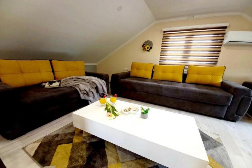 Matan House - Two Bedroom Holiday Home with Hot Tub - foto 2