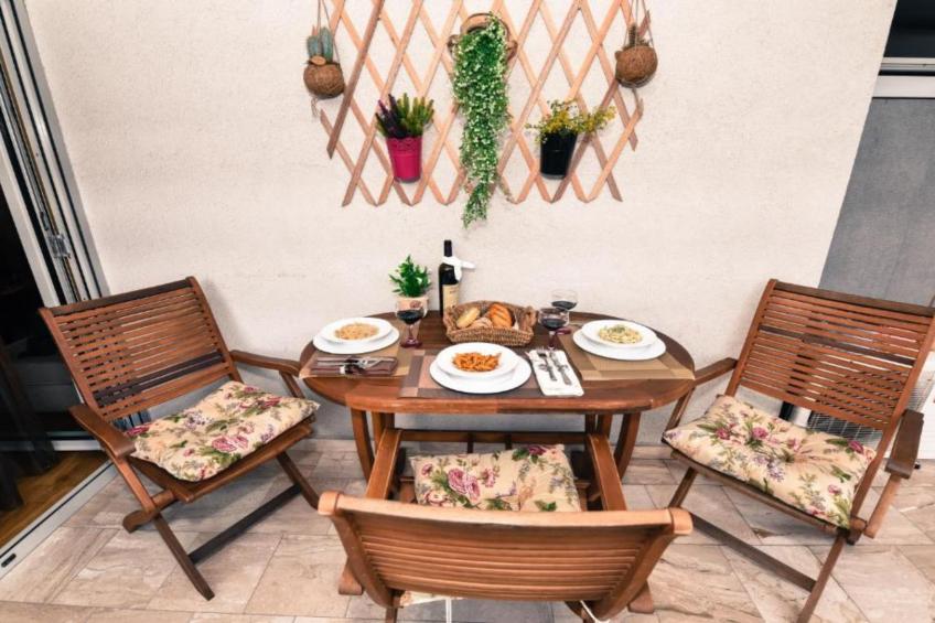 City & Sea Escape Studio Near Budva’s Beaches - Studio Apartment - foto 14