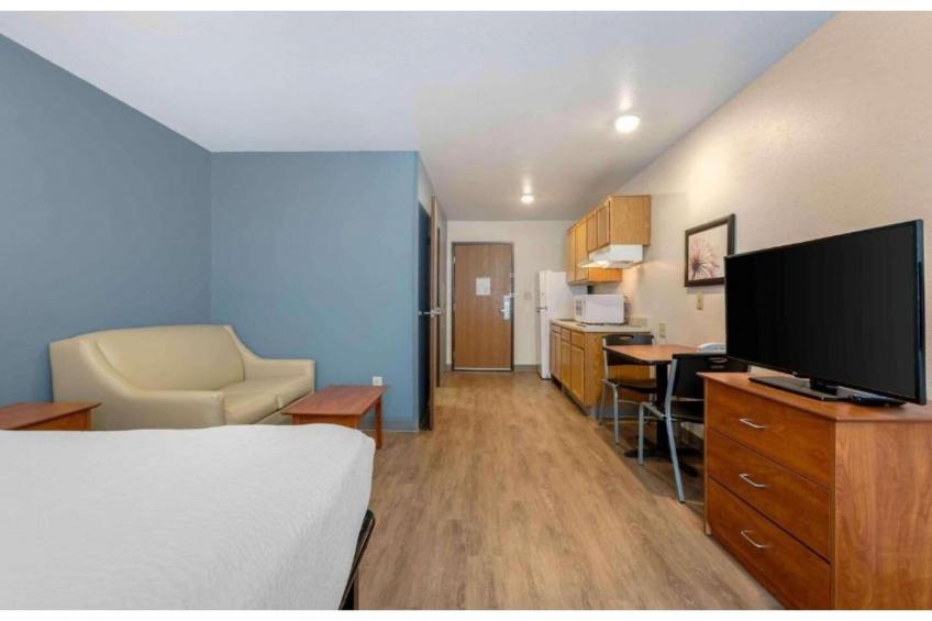 1 King Bed | Hearing Accessible, Kitchen - foto 17