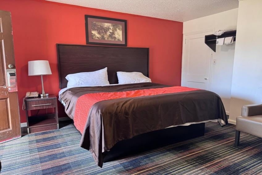 Full Bed Non-Smoking