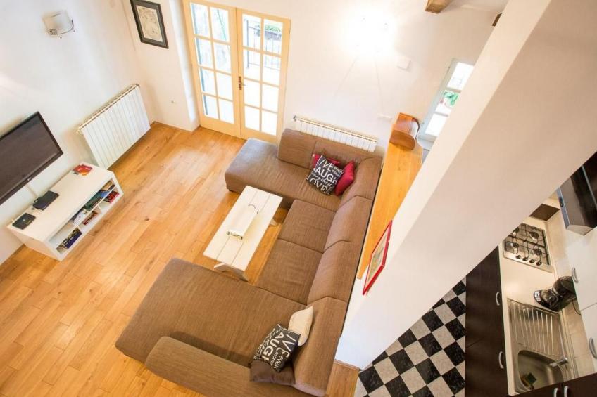 Haus mit modernem Interieur und einer alten Taverne - foto 7