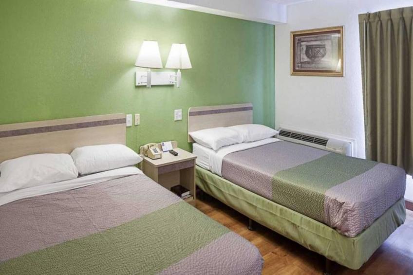 2 Queen Beds  Non-Smoking Mini Fridge - foto 6