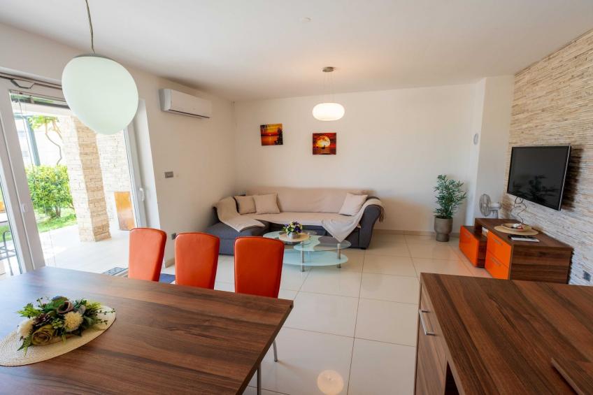 Charming  Three Bedroom House  Turanj - foto 4