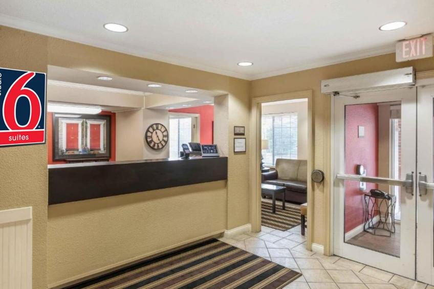 1 Queen Bed | Non-Smoking, Kitchen - foto 3