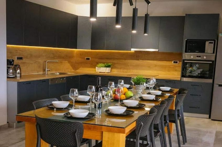 Exclusive Elegant Villa with Pool in Kastel Novi - Seven Bedroom Villa with Pool - foto 7